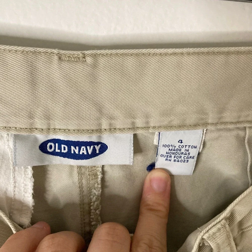Vintage 2001 Old Navy Pleated High Waisted Khaki Shorts 4 Tan Y2K 100% Cotton